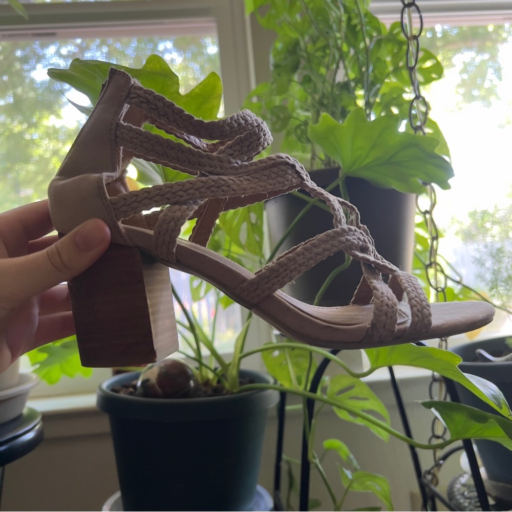 Report Heels - Picture 2 of 7